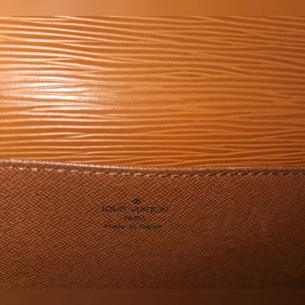 LV Serviette Conseiller Epi Briefcase.Excellent Condition..Minor Callouts! - Picture 9 of 16